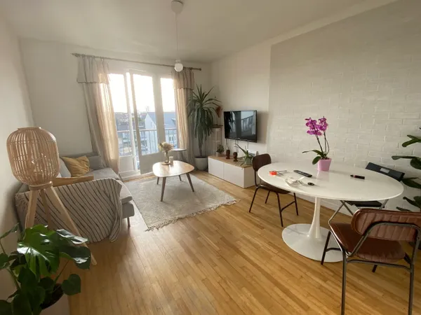 Loue appartement 3 pièces à Saint Hélier - 2 chambres · 56m²