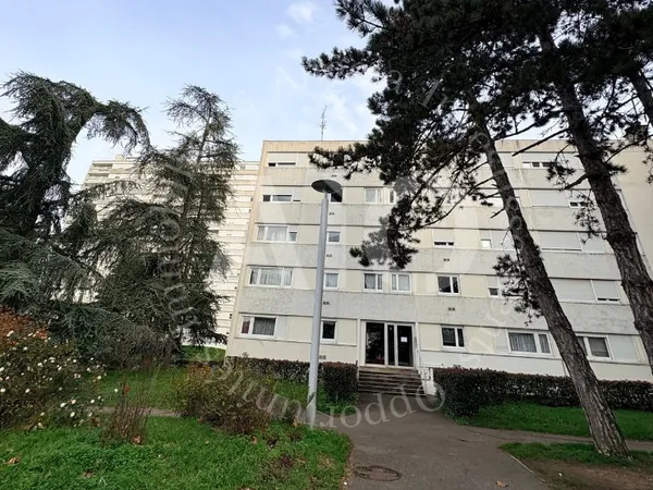 Appartement T3 d'une surface de 69m2 au 3e étage à Rillieux