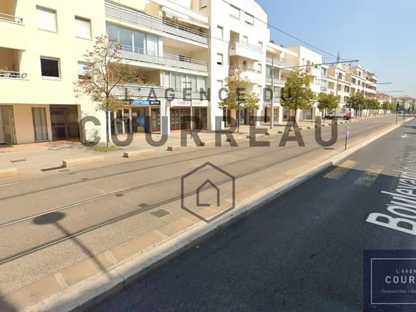 Place de parking proche de la gare