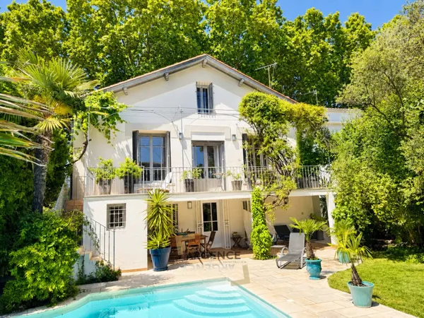 Maison 6 pièces 215 m²