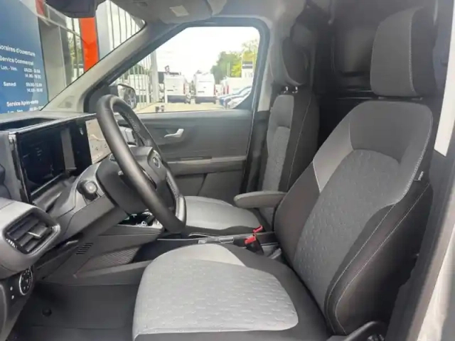 Ford Transit Courier electrique 100 kw 136ch limited — photo 7
