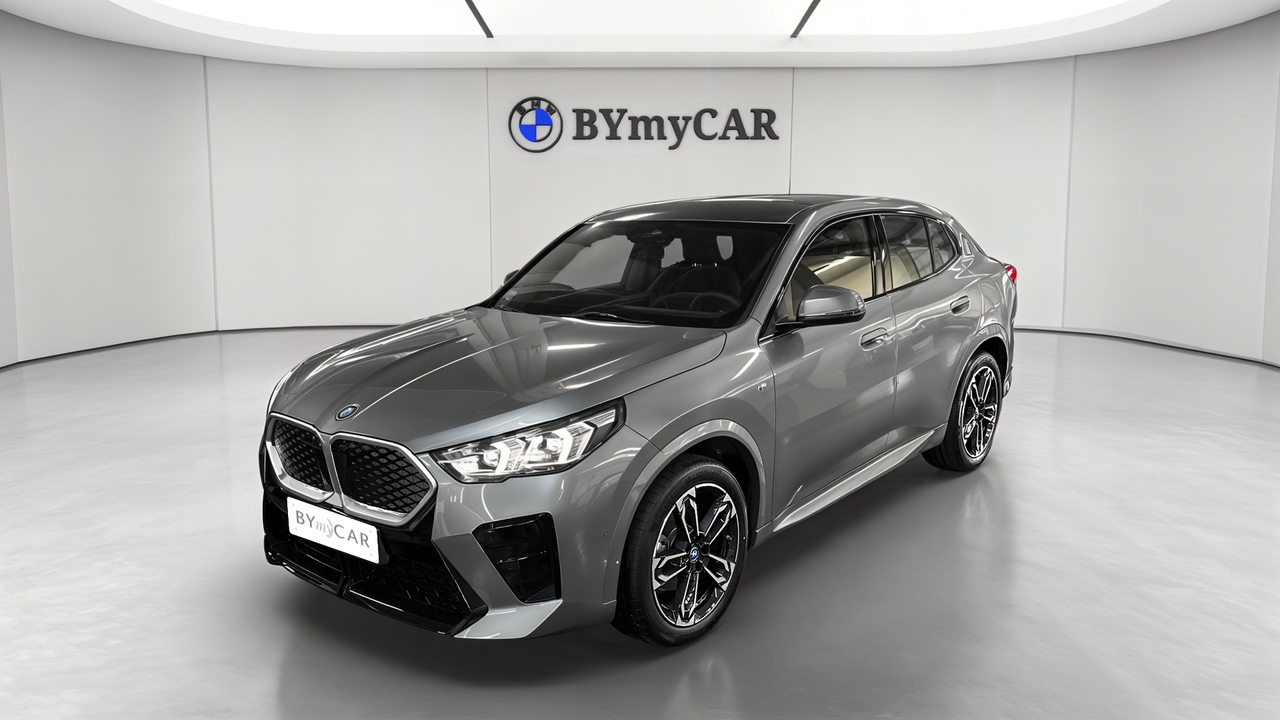 BMW iX2 eDrive20 204ch BVA — photo 1