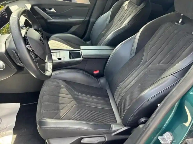 Peugeot 308 sw phev 225 e-eat8 gt — photo 9