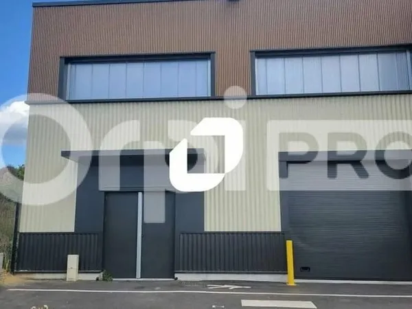 Local commercial 379 m²