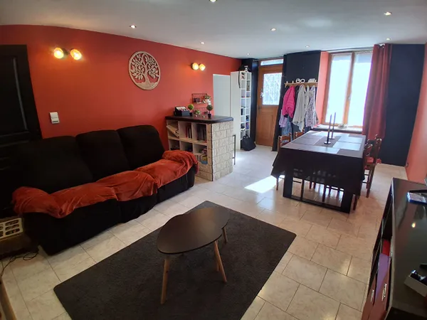 Maison mitoyenne de 116 m2 sh avec un garage à MONTHERME