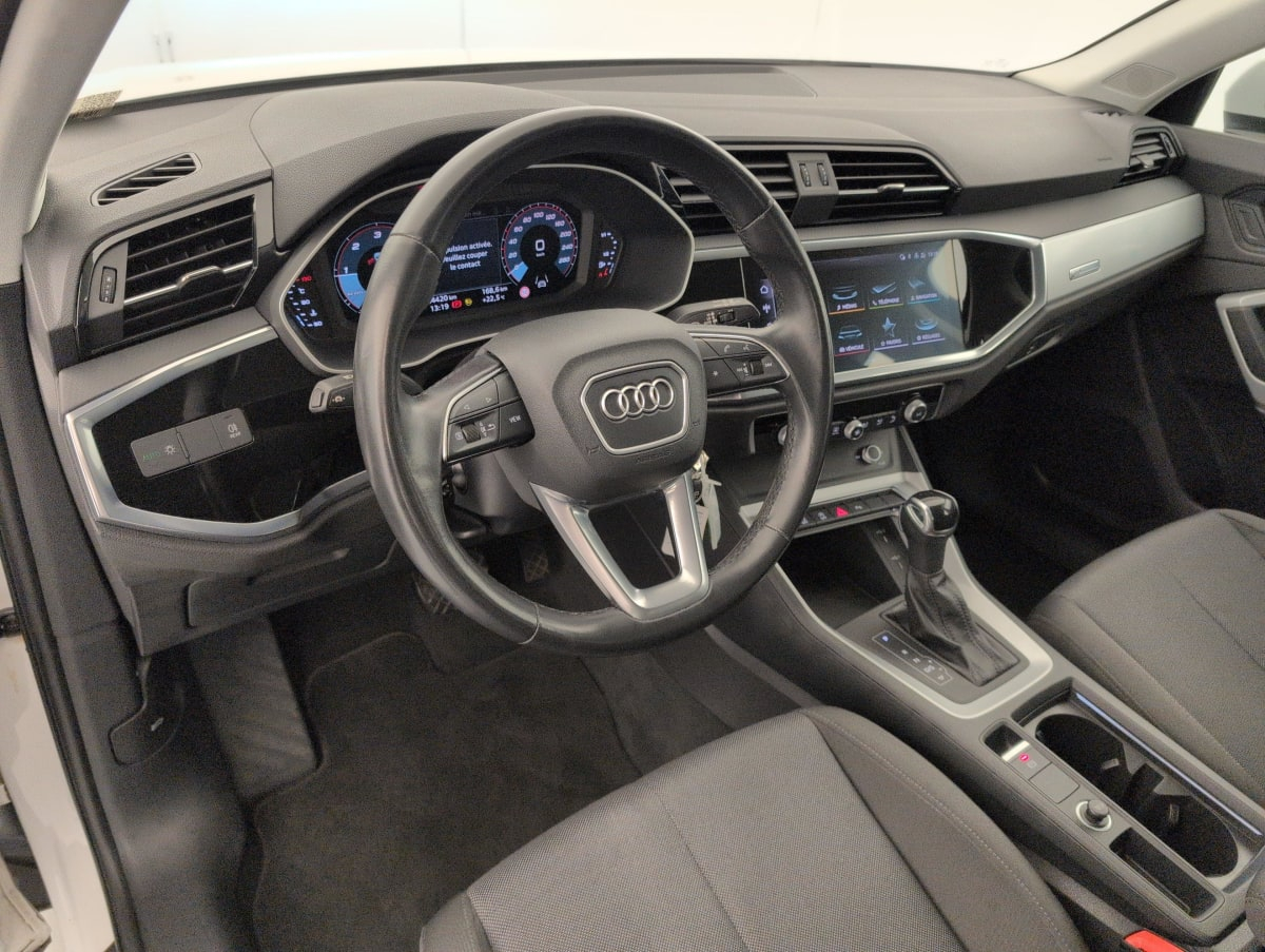 Audi Q3 — photo 15