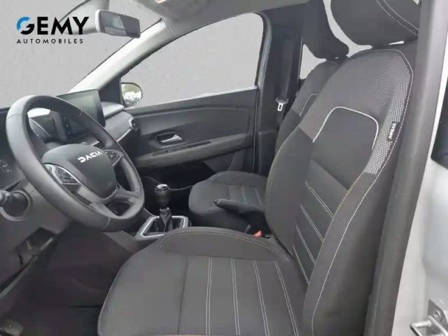 Dacia Sandero eco-g 100 — photo 27