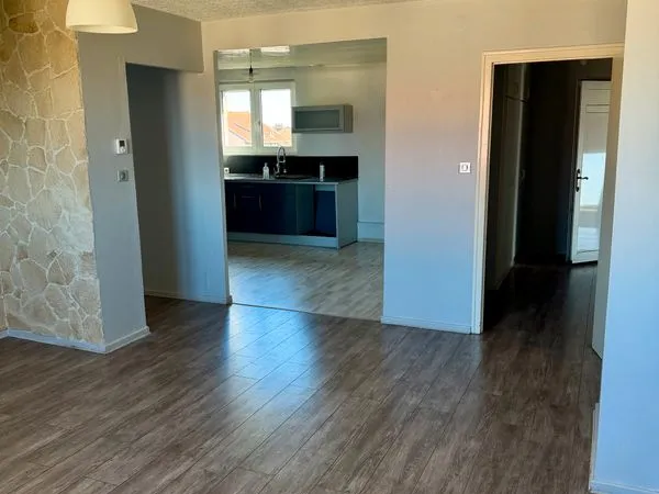 Grand 2 pièces 67 m² - Metz Sablon - Parking privé et cave