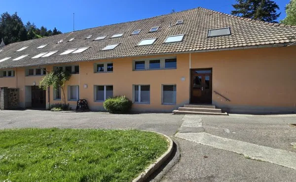 Maison 33 pièces 1516 m²