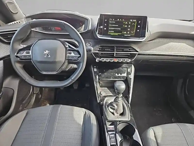 Peugeot 2008 puretech 130 s&amp;s bvm6 — photo 8