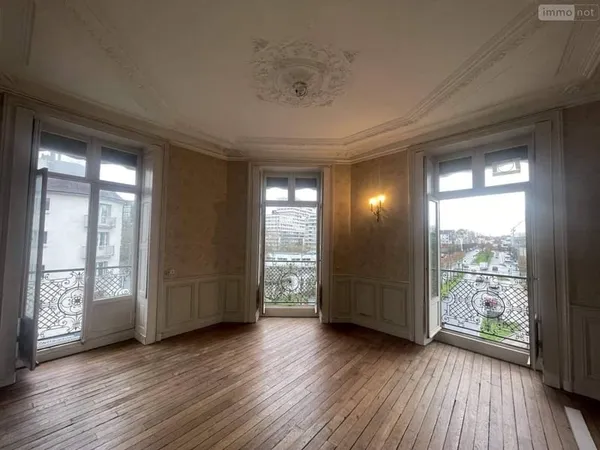 Bureaux 12 pièces 234 m²