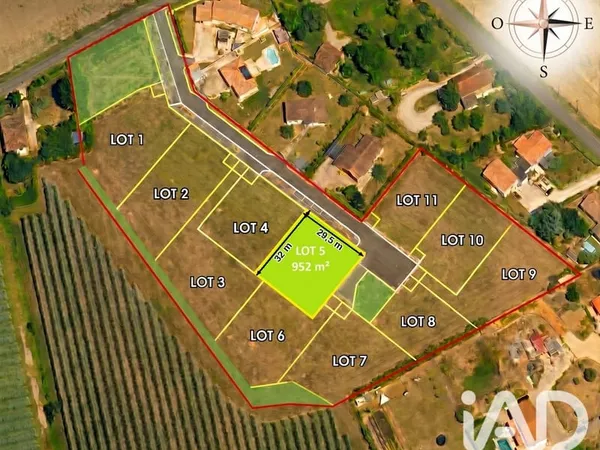 Terrain 952 m²