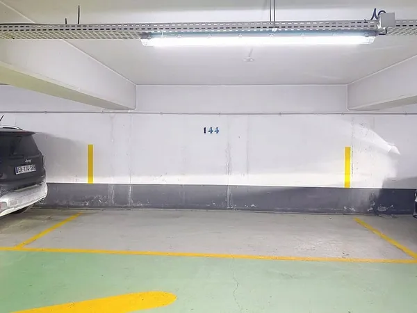 Parking 12 m²