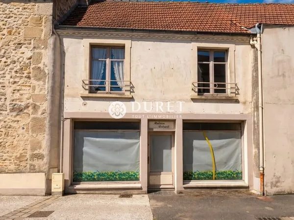 Bâtisse de caractère 1900 - 191 m² au coeur du bourg avec s