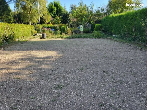 Particulier loue son jardin potager à particulier