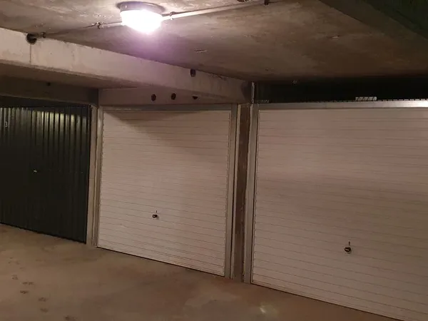 Vente garage sous terrain fermé