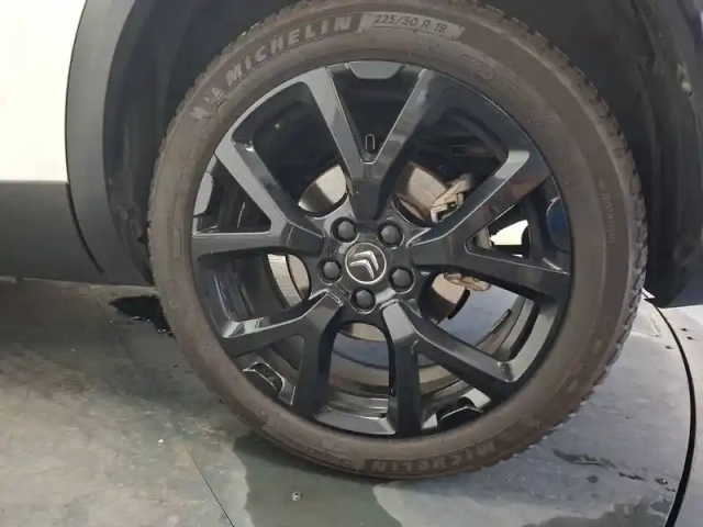 Citroën C5 Aircross hybride rechargeable 225 e-eat8 — photo 12