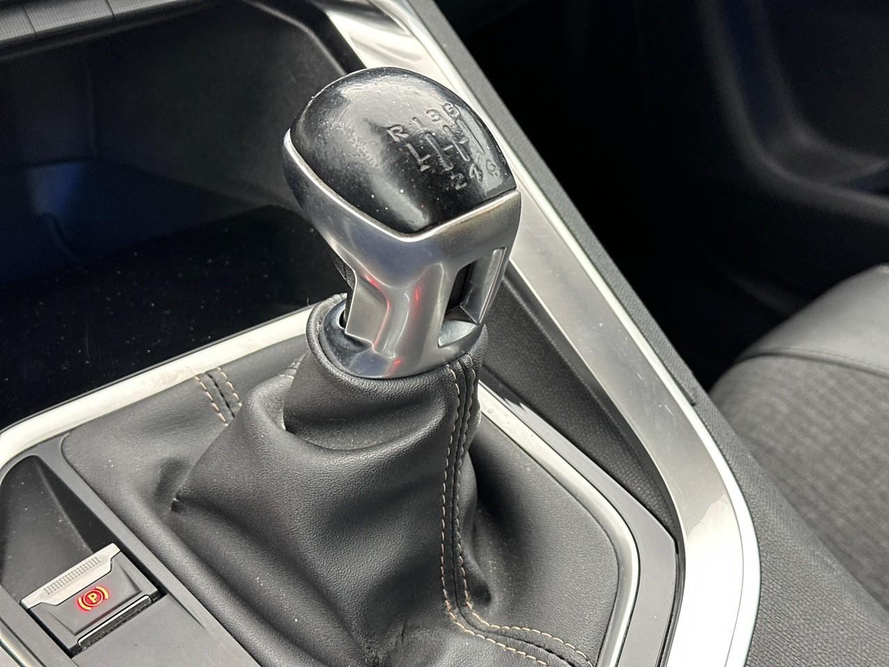 Peugeot 3008 puretech 130ch s&s bvm6 gt line — photo 30