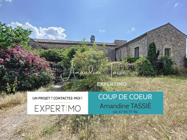 À vendre Ancien prieuré du XIVe siècle entièrement rénové Larzac, charme et autonomie