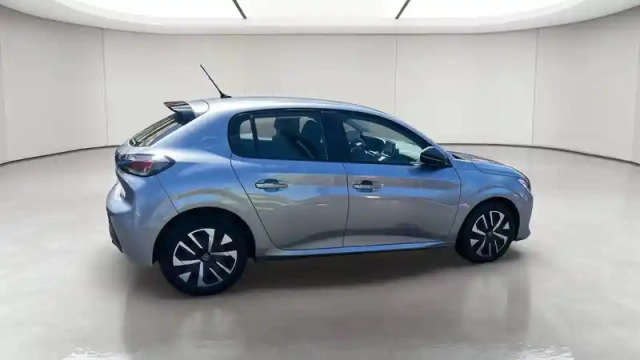 Peugeot 208 puretech 75 s&amp;s bvm5 — photo 8