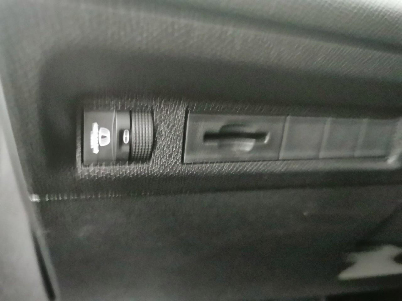 Peugeot 308 sw hybrid 145 e-dcs6 style — photo 18
