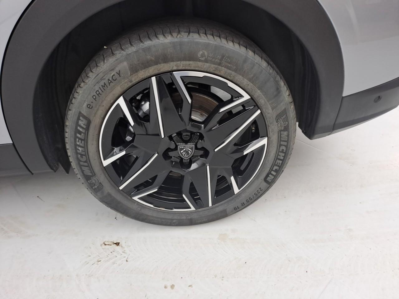 Peugeot 5008 hybrid 145 ch e-dcs6 allure — photo 19
