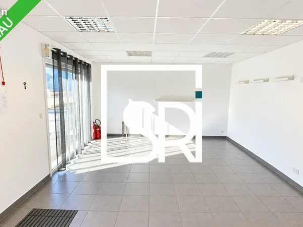 ENTREPOT - LOGISTIQUE 205 m² CLERMONT FERRAND