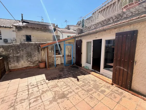 Maison de ville à Trinquetaille avec garage et terrasses!
