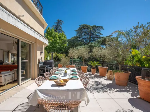Appartement 4 pièces 166 m²