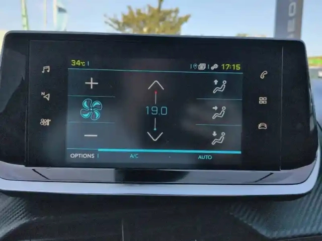 Peugeot 2008 electrique 136 ch — photo 18