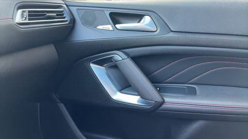 Peugeot 308 1.5 BlueHDi 130 EAT8 - GT Line – 2020 – 93615 km – Diesel – Boîte Automatique — photo 2