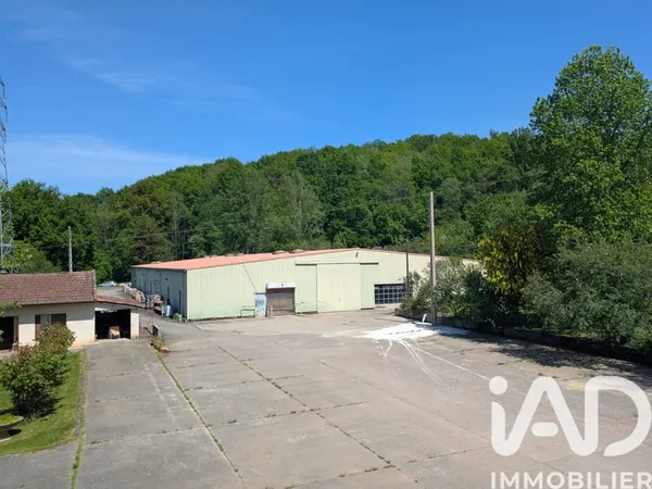 Local 17 pièces 1900 m²