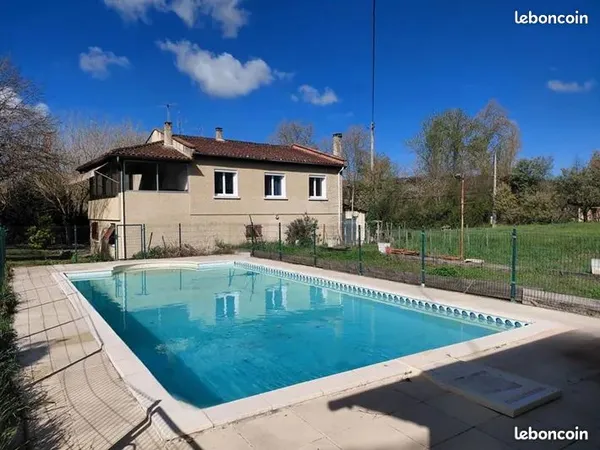 Maison a étage a l'Isle de Noé 32300 Gers