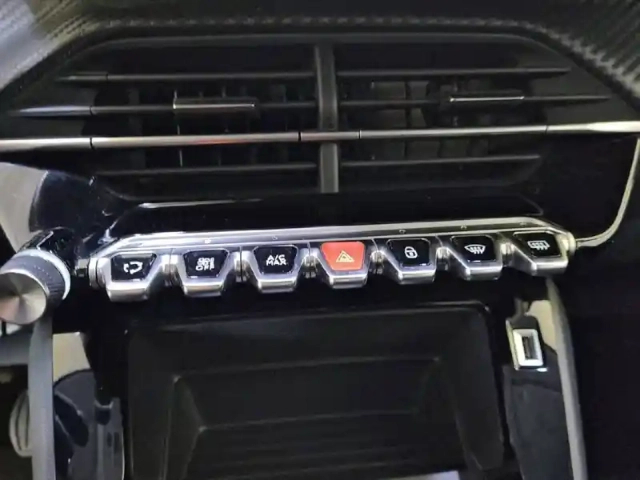 Peugeot 208 puretech 75 s&amp;s bvm5 — photo 55