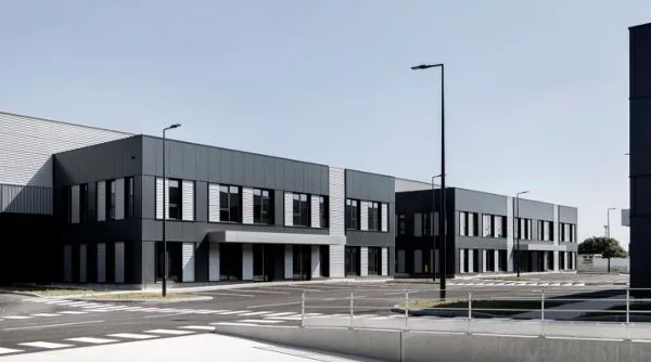 Local 1251 m² Le Bourget