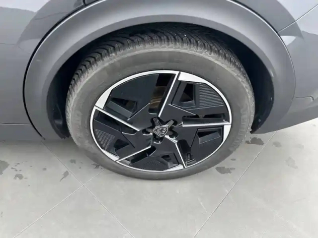 Peugeot 408 phev 225 e-eat8 — photo 36