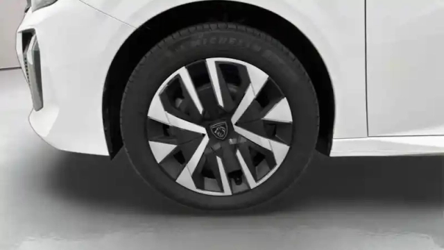 Peugeot 208 hybrid 100 e-dcs6 — photo 10