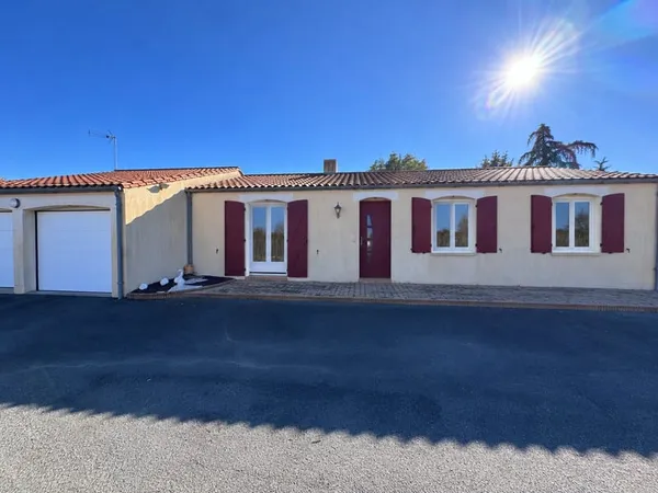 LES ESSARTS-EN-BOCAGE MAISON DE PLAIN-PIED DE 92 m2 3 CH