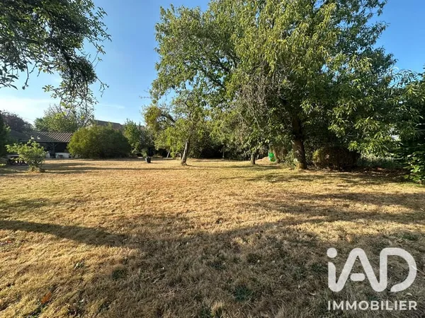 Terrain 701 m²
