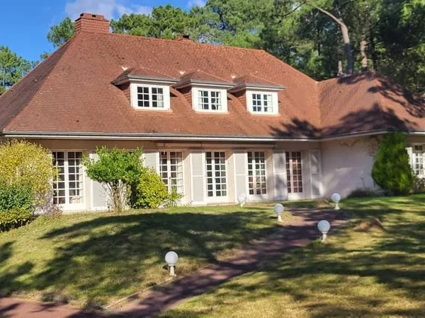 Maison 8 pièces 227 m²