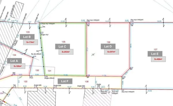 Terrain 408 m²