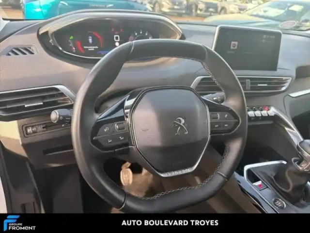 Peugeot 3008 1.2 puretech 130ch s&amp;s allure — photo 24