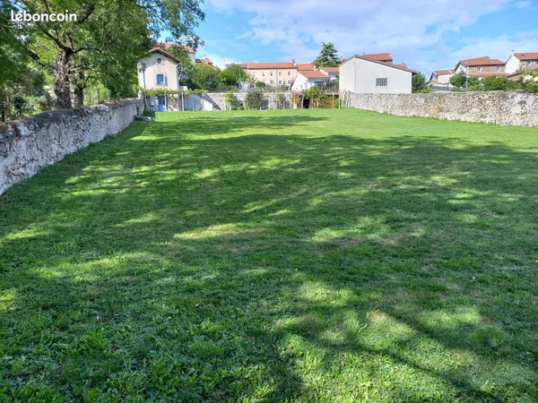Terrain 985m² au centre de Retournac