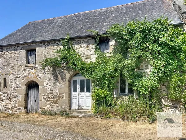 Ensemble exceptionnel avec plus de 4 hectares - Deux maisons +