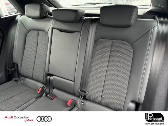 Audi Q3 45 tfsie 245 ch s tronic 6 — photo 8