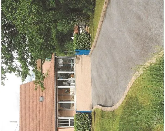 Maison de 74m2 , sur terrain de 1453m2 clôturé bordure de rivière