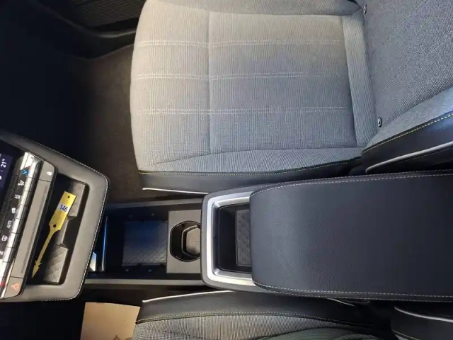 Renault Megane e-tech ev60 220 ch optimum charge — photo 45