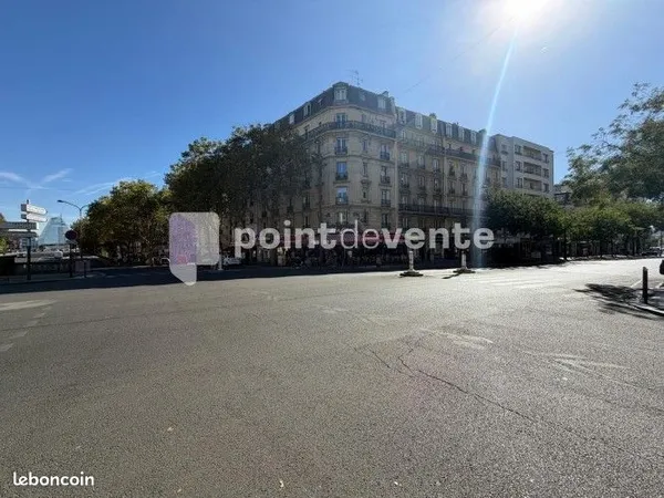 Commerce habillement/textile 68 m²