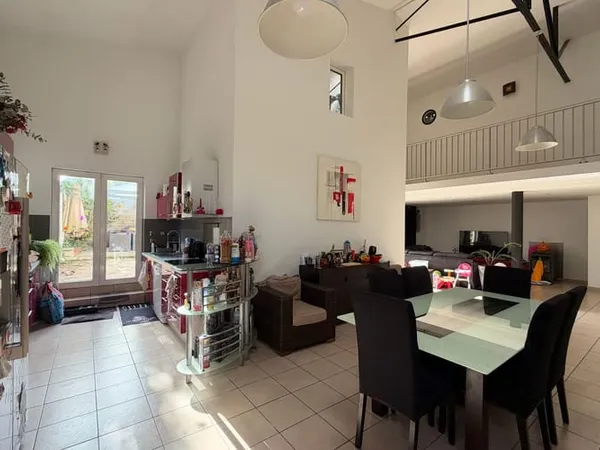 Maison 5 pièces 398 m²