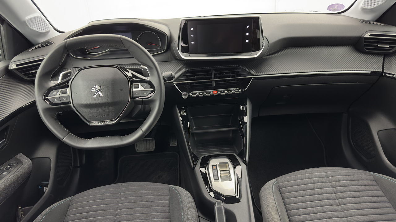 Peugeot 208 PureTech 100 S&amp;S EAT8 — photo 20